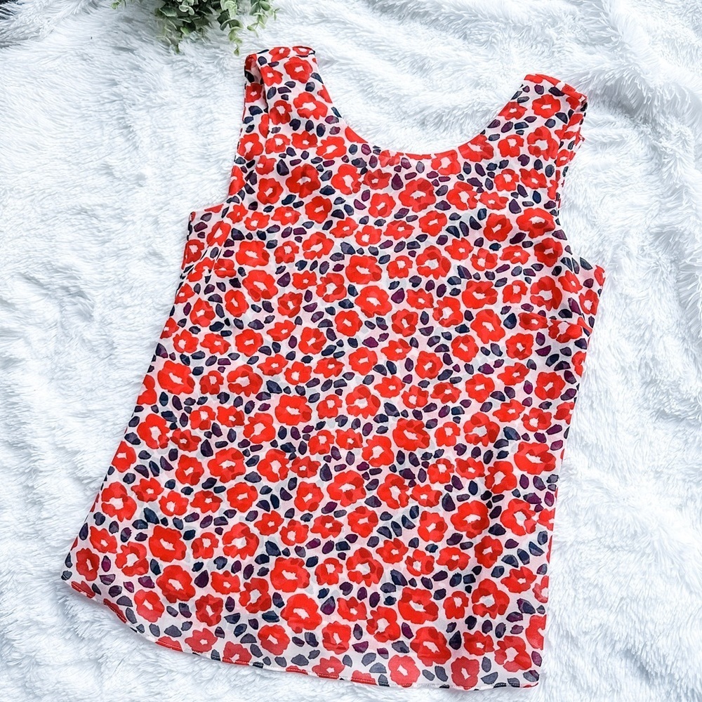 CAbi | #5356 EUC Size Small Flipside V Floral Reversible Red, White, & Blue Top